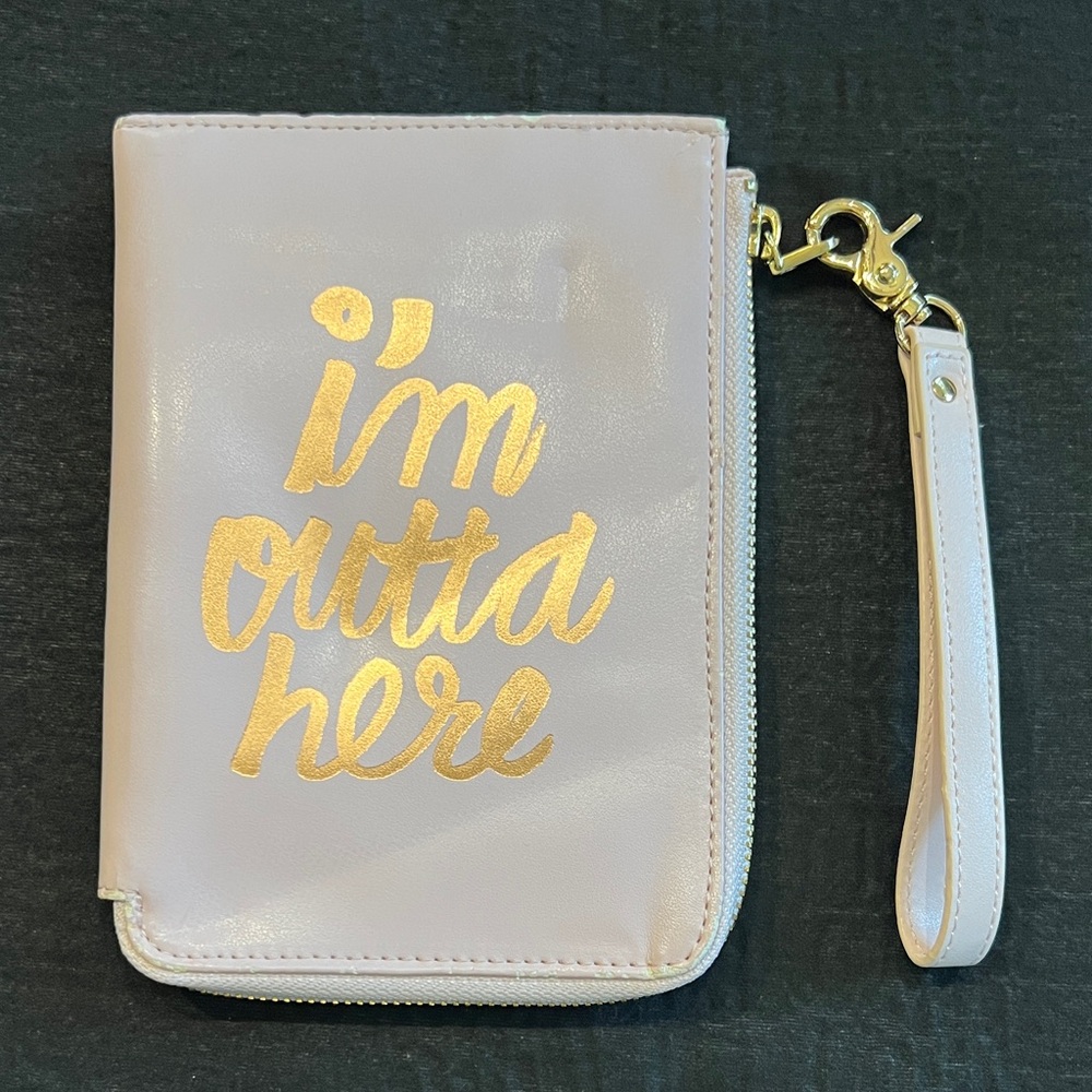 Ban.do travel clutch
